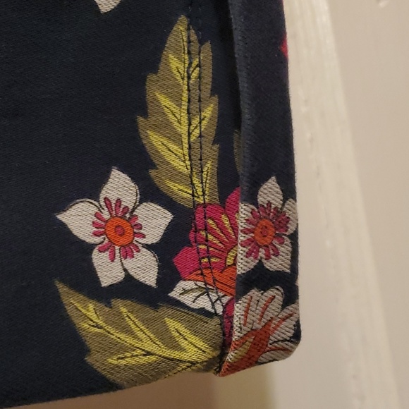 Floral Cropped Jeggings - Picture 3 of 5